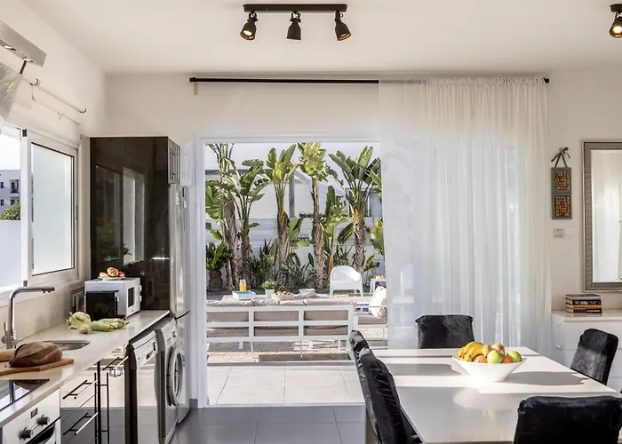 Alina Willa Protaras